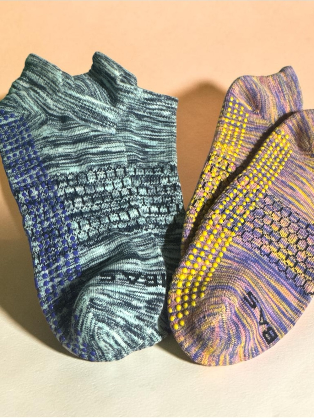 NWOT Bombas Gripper Ankle Socks SZ M x2 blue and lavender